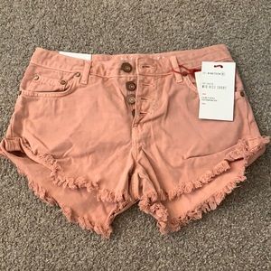 Nineteen frayed mid rise shorts